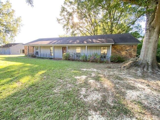 Building Photo - 2 bed 2 bath near Walnut Grove and Houston...