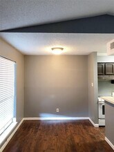 Building Photo - 17331 Red Oak Dr