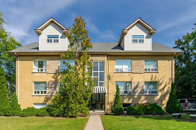 Building Photo - 2158 Lilnan Ct