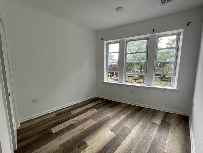 Building Photo - 430 Ocean Ave