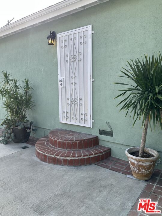 5550 Cartwright Ave, Los Angeles, CA 91601 House Rental in Los