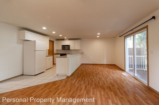 Building Photo - 3 br, 2.5 bath House - 9707 NE Tenny Creek...