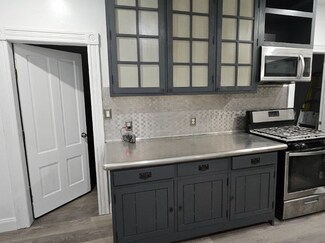 Building Photo - 132 Millbury St