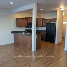 Building Photo - 629 Presidents Pl