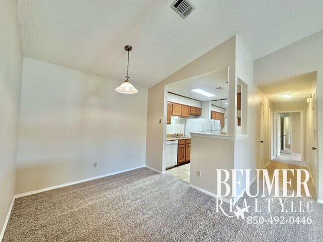 Foto del edificio - 2bd/2ba Condo in Prime Location on Scenic Highway
