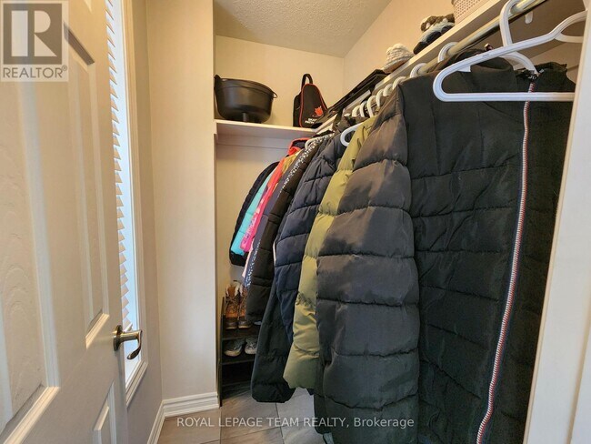 Building Photo - 689 Rouncey Rd