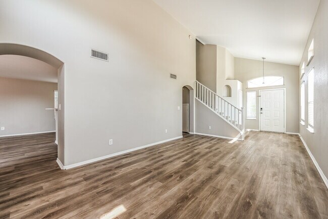 Foto del edificio - 1109 W Bluefield Ave