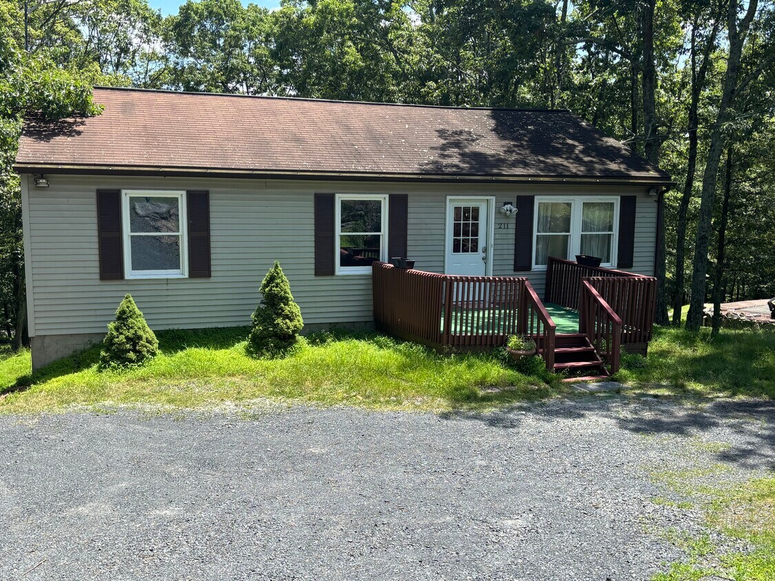 Foto principal - 211 Mallard Ln