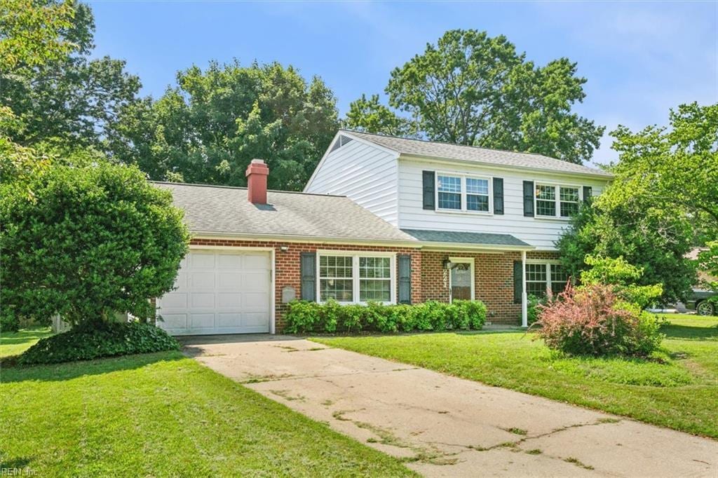 Primary Photo - 221 Commodore Dr