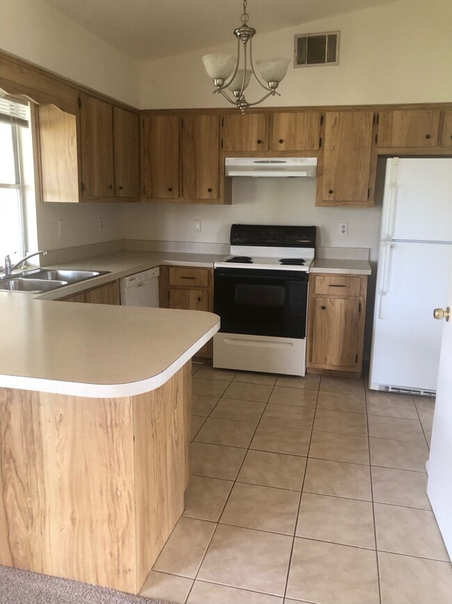 Kitchen - 4109 SW 6th Pl