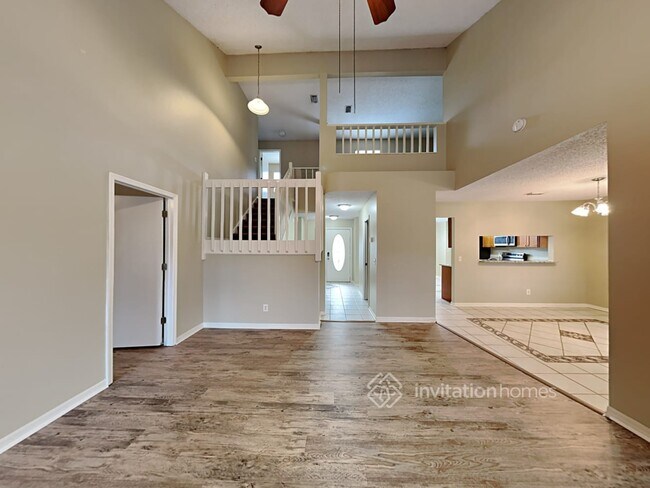 Building Photo - 1904 Paddock Dr