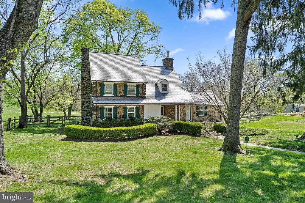 Primary Photo - 2346 White Horse Rd