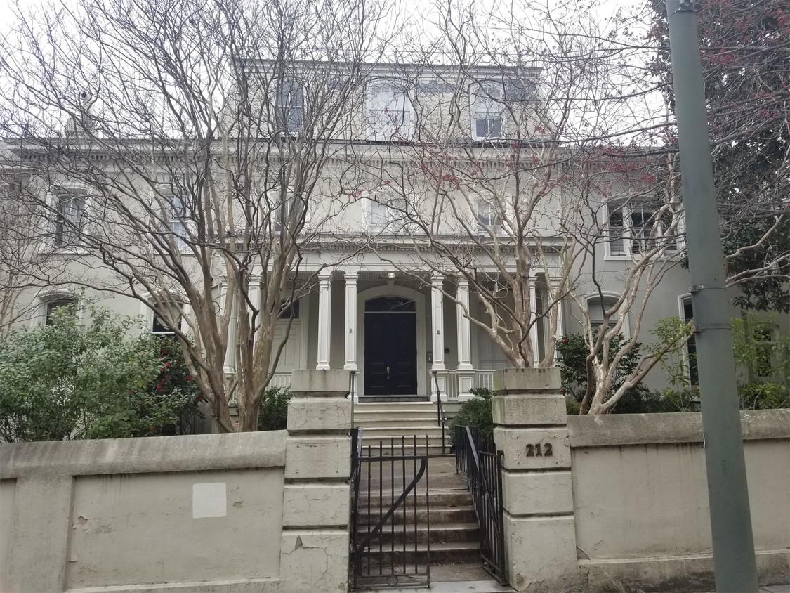 Primary Photo - 212 W Franklin St