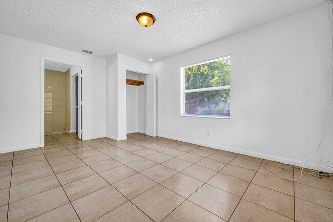Foto del edificio - 336 NE 12th Ave