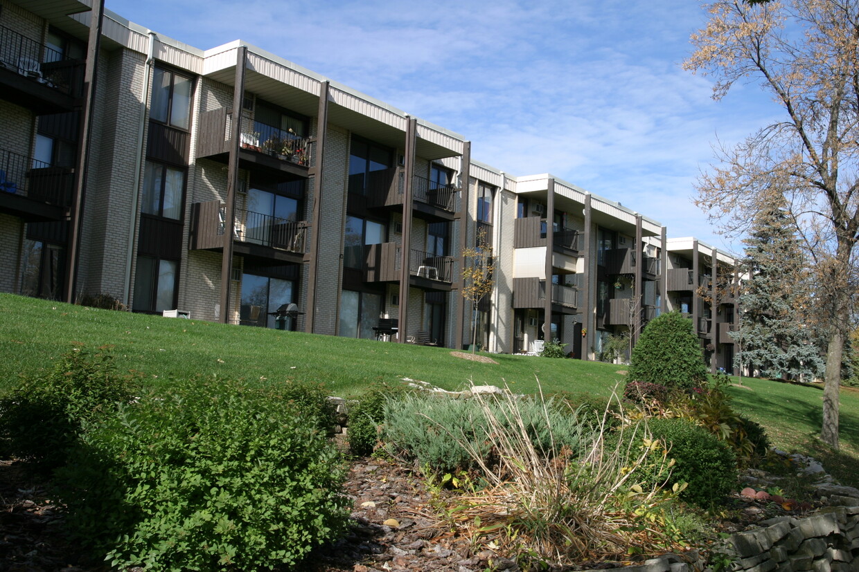 Primary Photo - Cedar Cliff Apartments