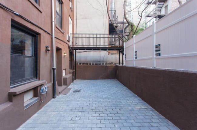 Building Photo - East 11th Street