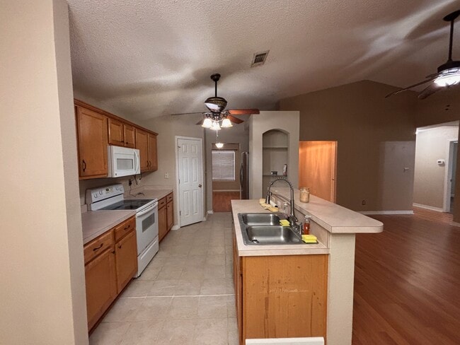 Building Photo - 2517 Gulf Breeze Ave