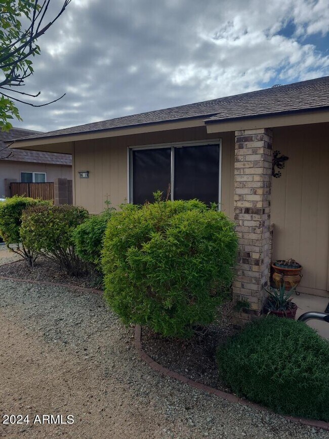 Building Photo - 9619 W Willowbrook Dr