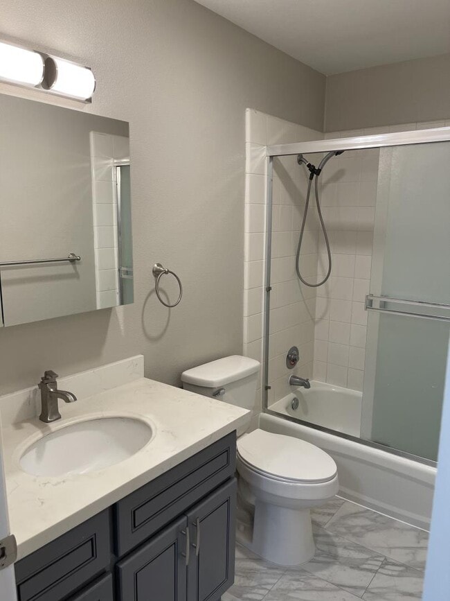 Building Photo - 5785 Lalor Dr