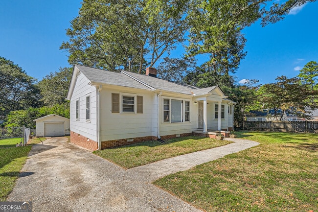Building Photo - 3043 Cloverhurst Dr