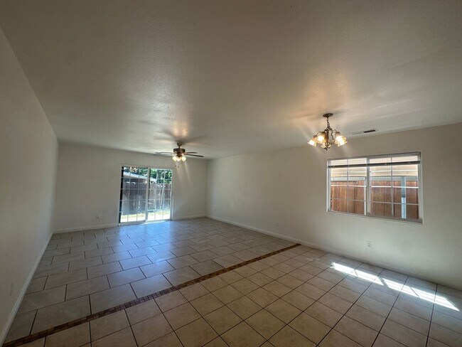 Foto del edificio - 2231-2235 Lobo Ave