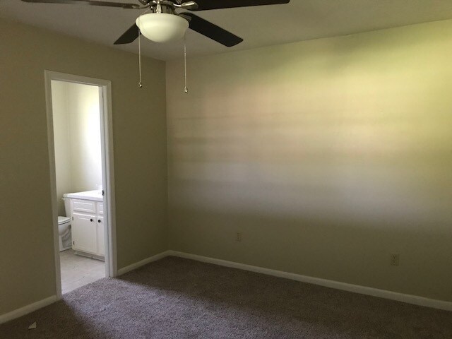 Foto del edificio - 1102 Meadowbrook St