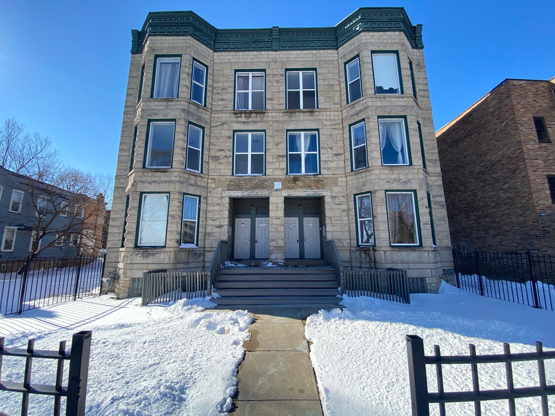 Primary Photo - 7220 S Wentworth Ave