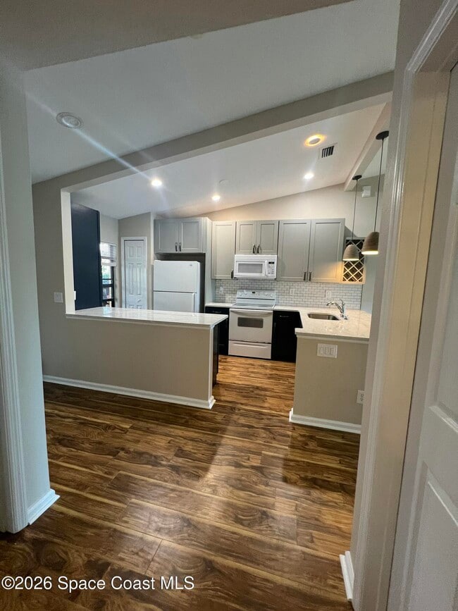 Building Photo - 855 Luminary Cir