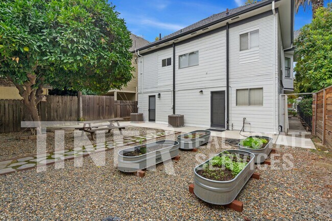 Foto del edificio - 1510 E Street-