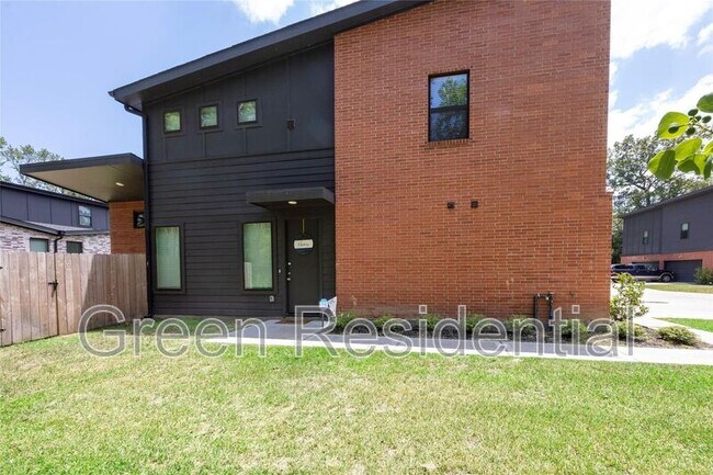 Building Photo - 2519 Appian Wy