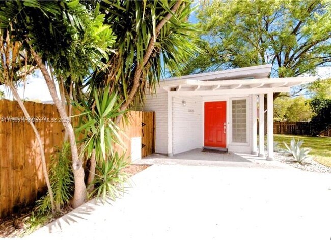 Foto del edificio - 12805 NE 11th Ct