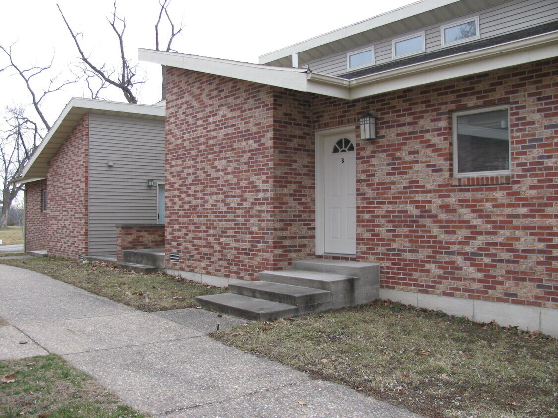 1310 S Sheridan St Unit A, Kirksville, MO 63501 Apartments in