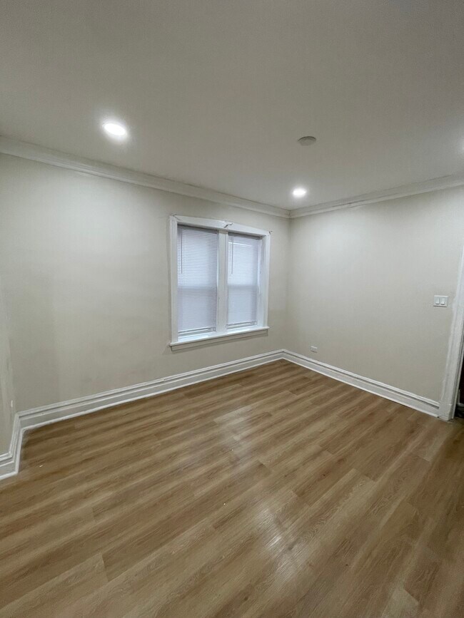 Foto del edificio - 4044 W Hirsch St