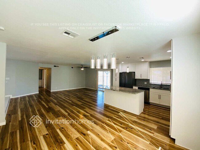 Foto del edificio - 304 W Alamo Dr