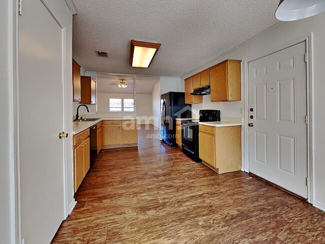 Building Photo - 5504 Londonderry Court