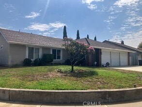 Building Photo - 1536 Yermo Pl
