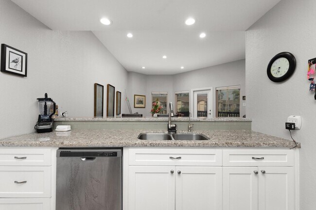 Building Photo - 77 Santa Isabel Blvd