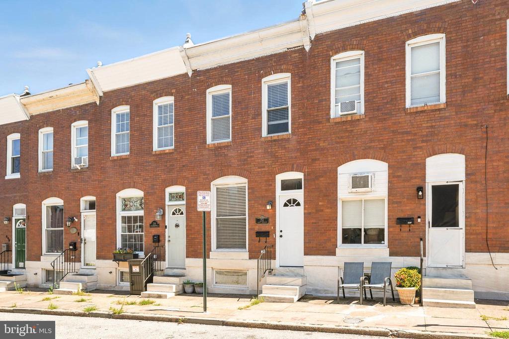 Primary Photo - 251 S Robinson St