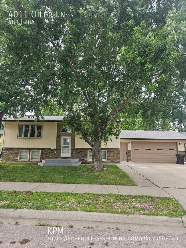 Building Photo - 4011 Oiler Ln