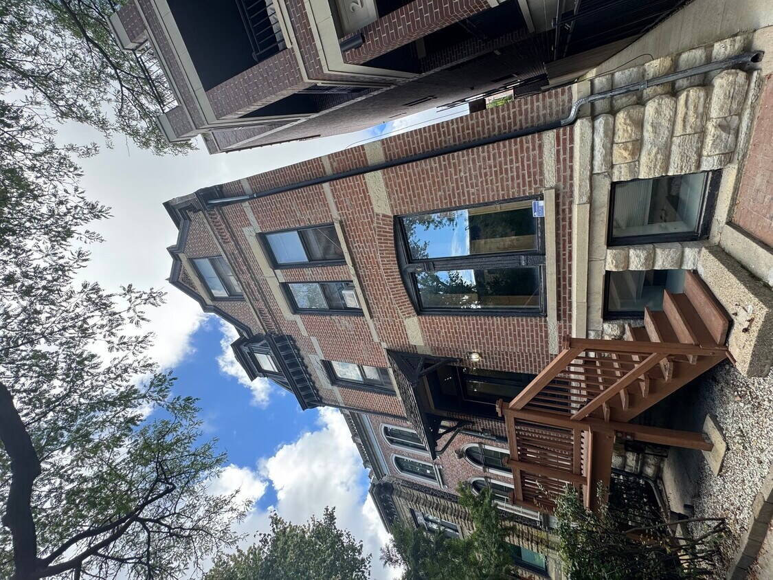 Foto principal - 2052 N Dayton St