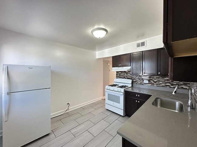 Building Photo - 4924 Mulford St