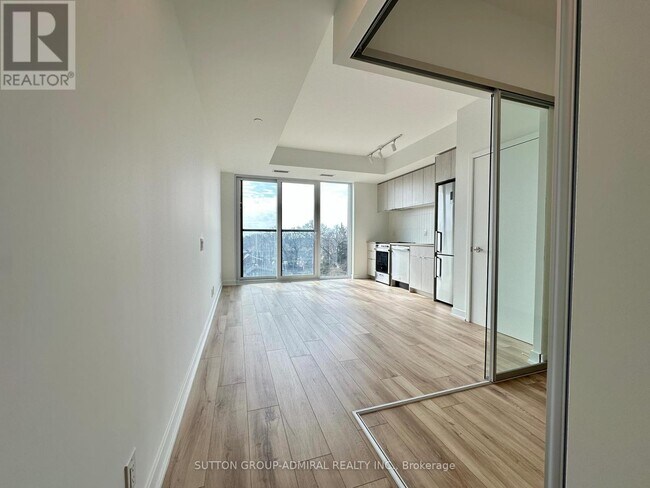 Photo du bâtiment - 1660 Bloor St W