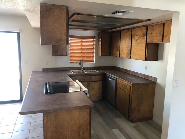 Foto del edificio - 3 Bed 2 Bath Home