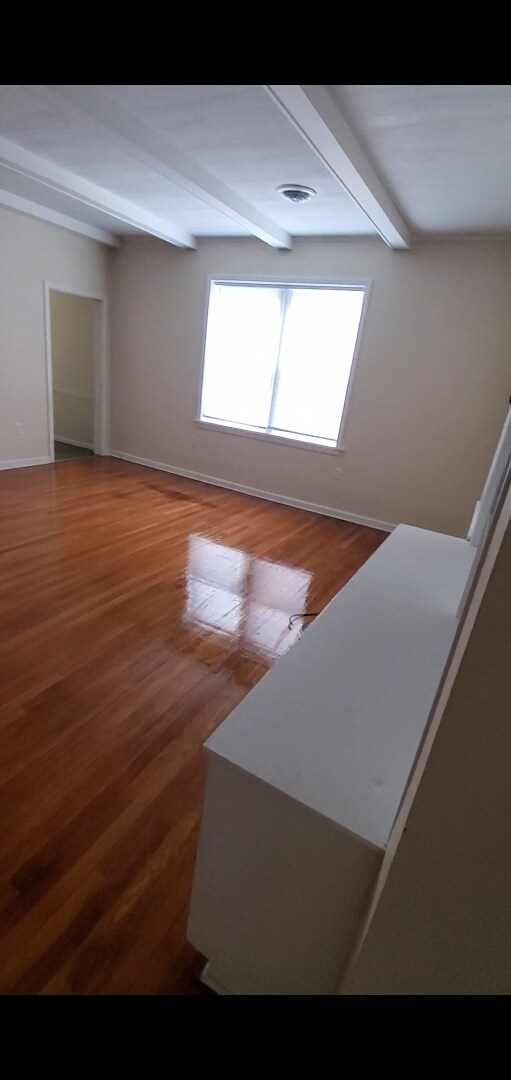 Foto del edificio - 723 Midland Ave