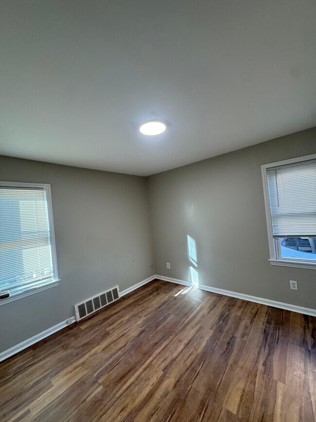 Foto del edificio - 6707 Laverne Ave