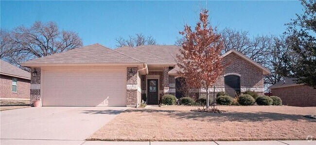 Building Photo - 2005 Lindentree Dr