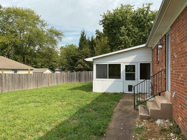 Building Photo - 137 Cheyenne Dr