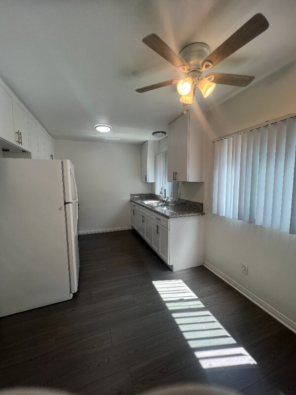 Foto del edificio - 1827 W Glencrest Ave