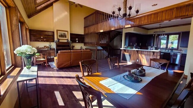 Foto del edificio - 8400 Silver View Ln