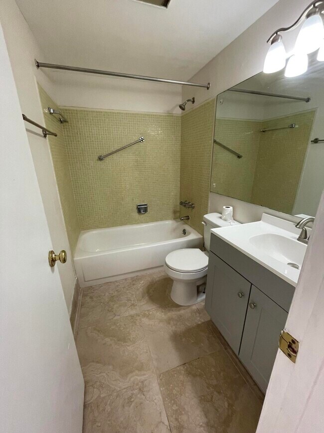 Foto del edificio - 119 Waltham E